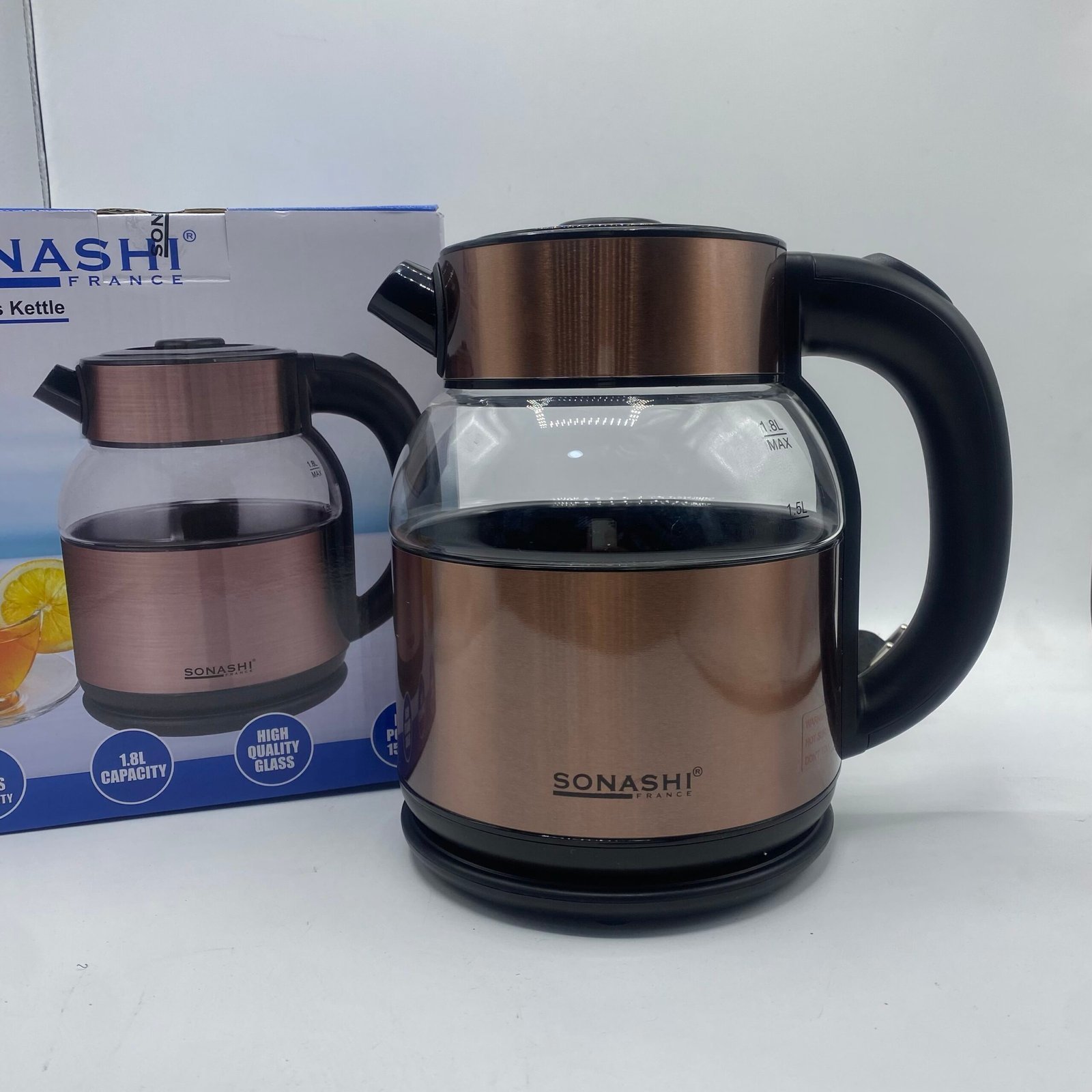 Bouilloire sans fil 1,8 L / 1500 W – Sonashi SKT-1812 - La Casa d'Algérie Bouilloire sans fil 1,8 L / 1500 W – Sonashi SKT-1812 – Image 1